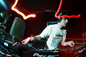 DJ Netsky (Foto von Wikipedia, lizenziert unter CC)